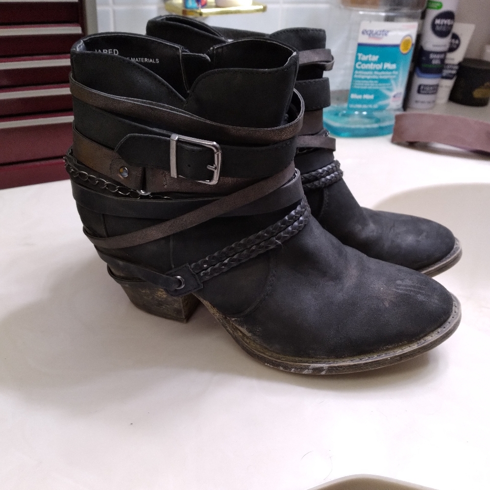 Black Heel Boots Size 7.5